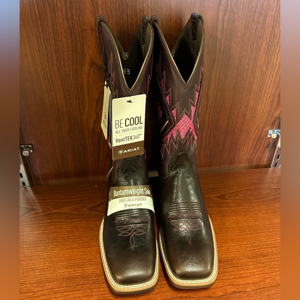 Womens Artist Boots Size 9.5